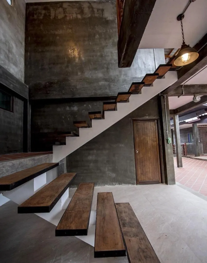 Hostel Lanta Harbour Ko Lanta